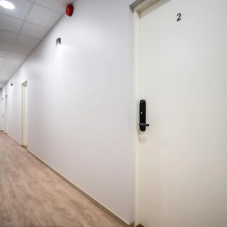 Airport-bus - 13 North - 1 Apartment *