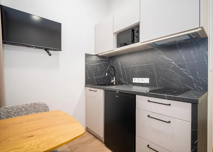 Airport-bus - 13 North - 1 Apartment Tallinn