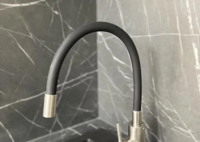 Apartment Airport-bus - 13 North - 1 *