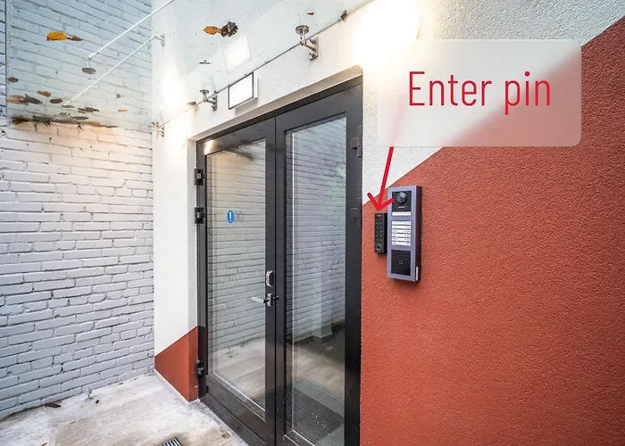 Airport-bus - 13 North - 1 Apartment